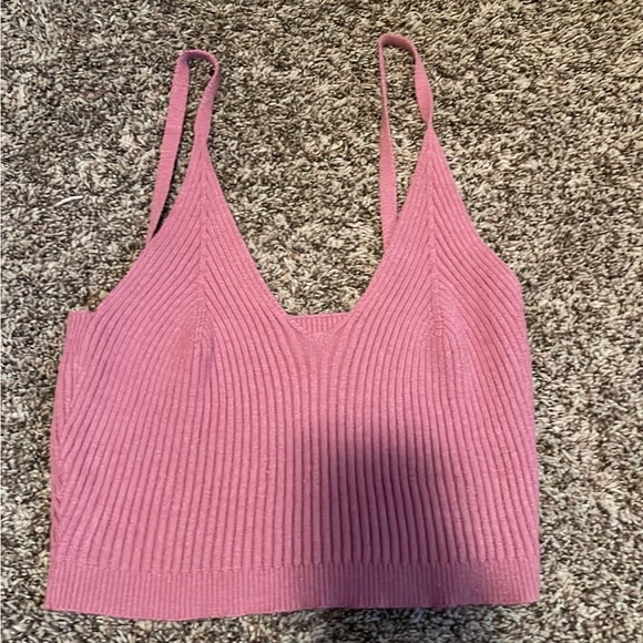 SHEIN Tops - V-neck tank top